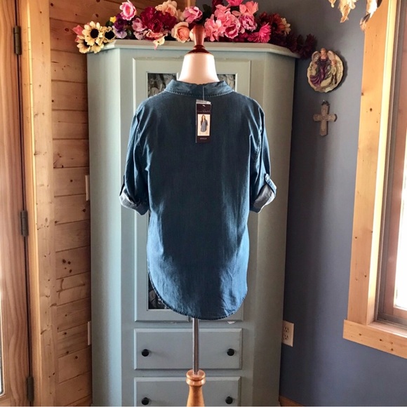 GLORIA VANDERBILT DENIM TOP w/Button Up Sleeve NWT - Picture 4 of 6